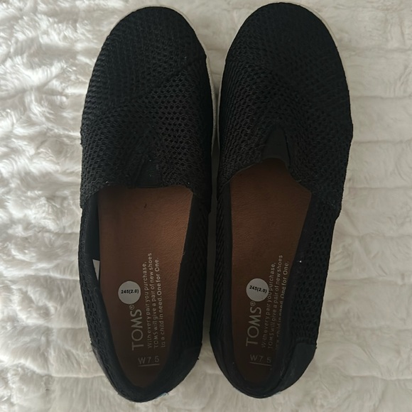 Toms Shoes - Tom’s NWOT flats